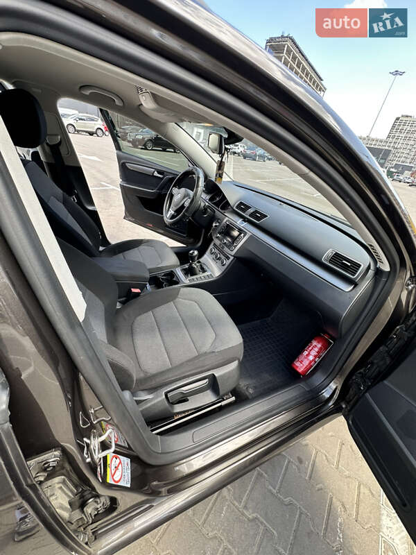 Универсал Volkswagen Passat 2013 в Киеве