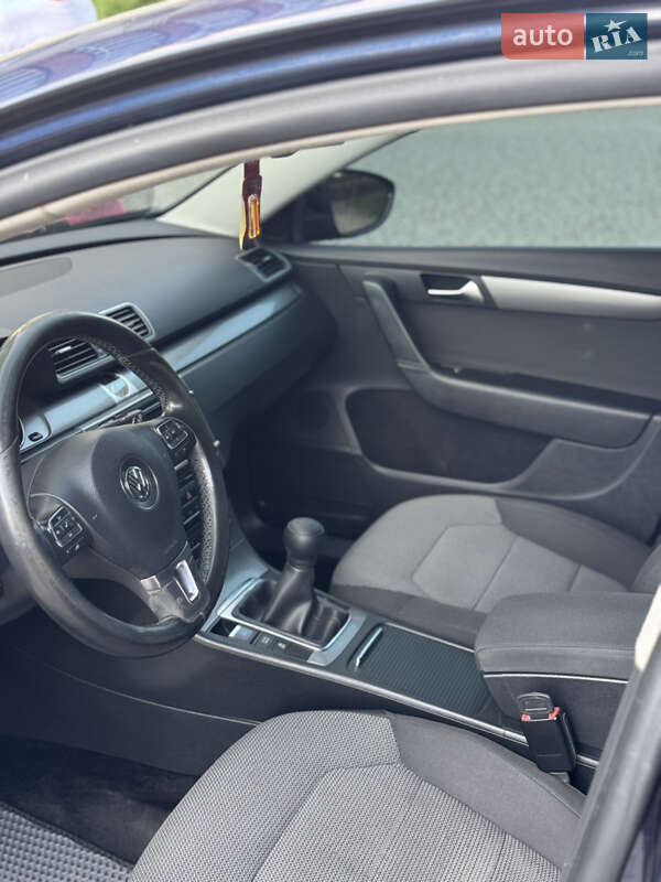 Универсал Volkswagen Passat 2011 в Ивано-Франковске