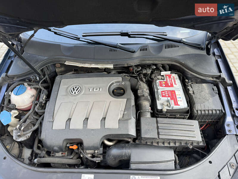 Универсал Volkswagen Passat 2011 в Ивано-Франковске