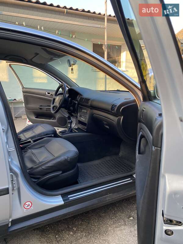 Седан Volkswagen Passat 2003 в Соснице