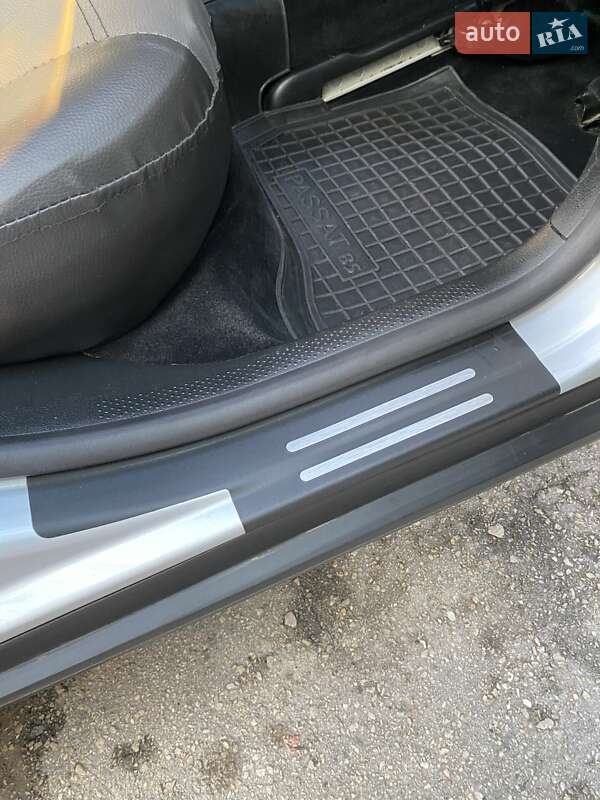 Седан Volkswagen Passat 2003 в Соснице