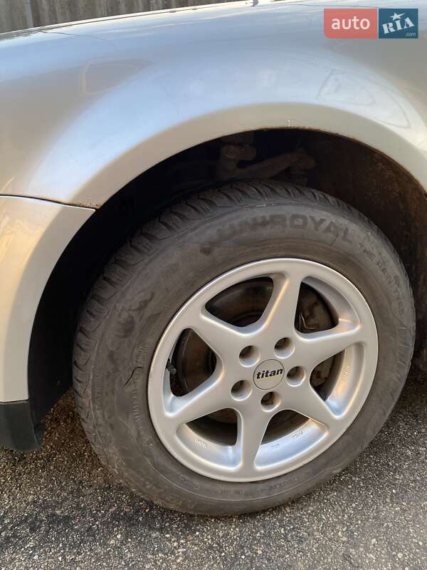 Седан Volkswagen Passat 2003 в Соснице