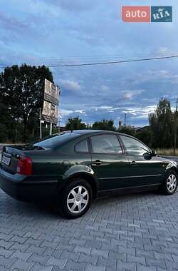Седан Volkswagen Passat 1998 в Ивано-Франковске