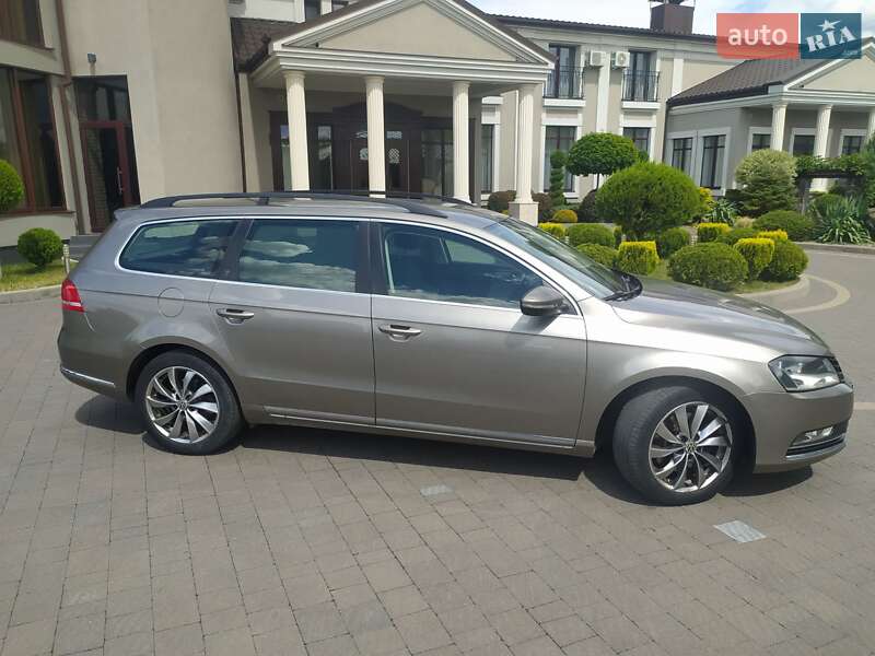 Универсал Volkswagen Passat 2012 в Стрые
