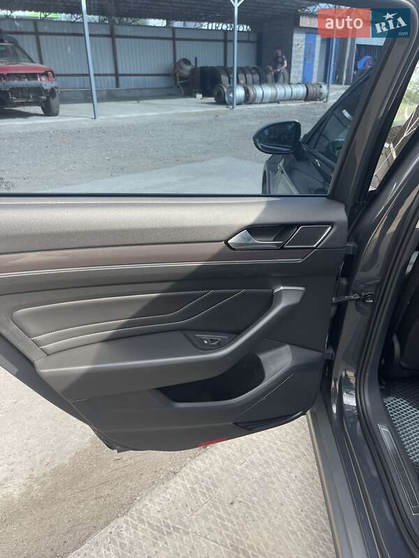 Універсал Volkswagen Passat 2019 в Кропивницькому