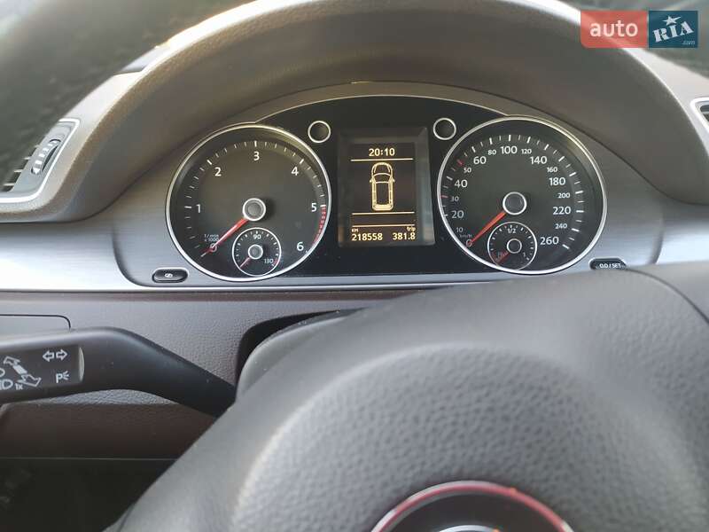Универсал Volkswagen Passat 2012 в Стрые
