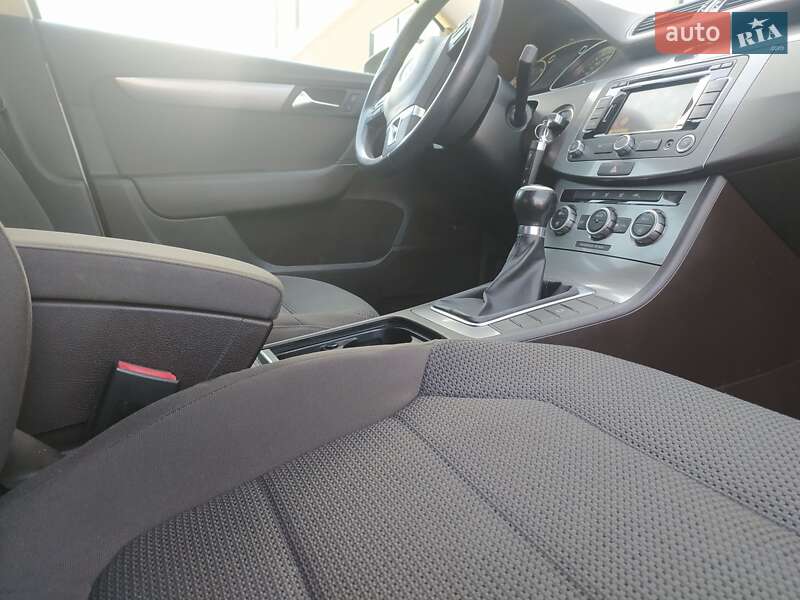 Универсал Volkswagen Passat 2012 в Стрые