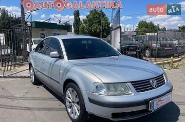 Седан Volkswagen Passat 2000 в Николаеве