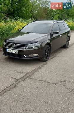 Универсал Volkswagen Passat 2012 в Киеве