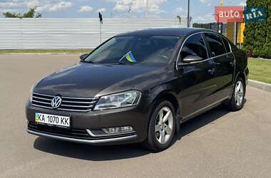Седан Volkswagen Passat 2014 в Києві