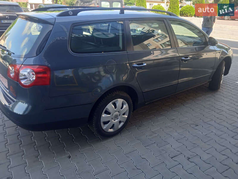 Універсал Volkswagen Passat 2009 в Рівному
