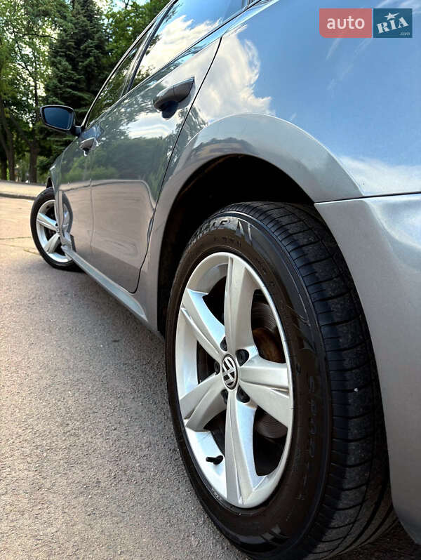 Седан Volkswagen Passat 2013 в Кривому Розі