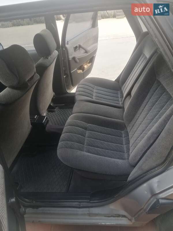 Седан Volkswagen Passat 1991 в Хмельницком