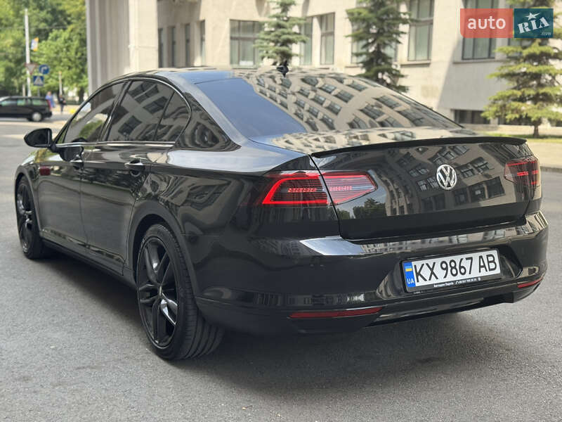Седан Volkswagen Passat 2018 в Харькове