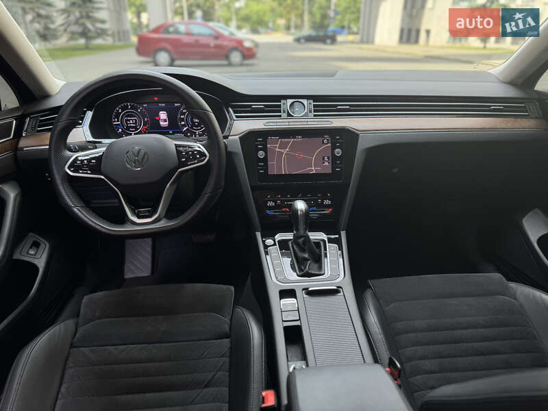 Седан Volkswagen Passat 2018 в Харькове