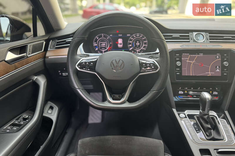 Седан Volkswagen Passat 2018 в Харькове