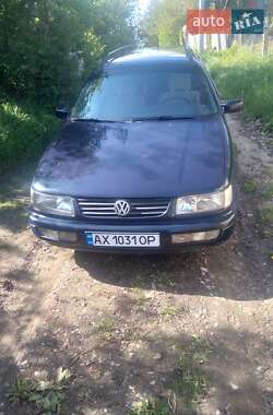 Універсал Volkswagen Passat 1994 в Харкові