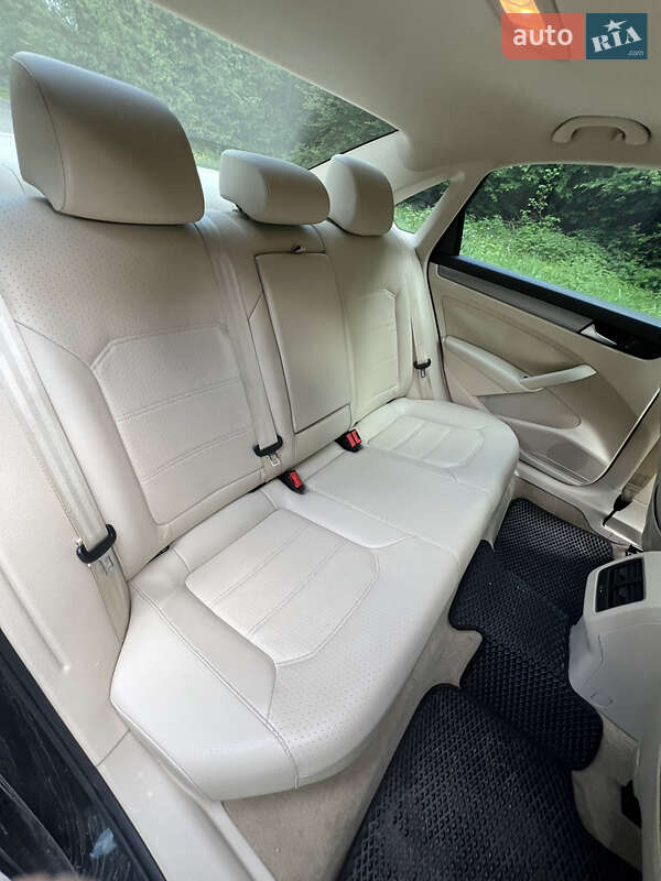Седан Volkswagen Passat 2014 в Софиевской Борщаговке