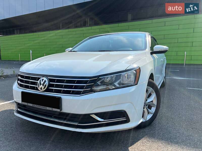 Седан Volkswagen Passat 2016 в Києві
