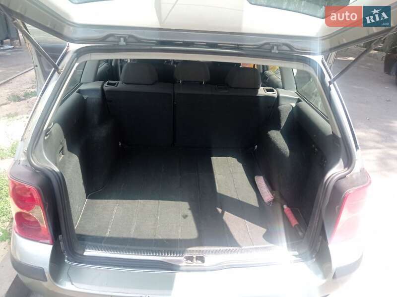 Універсал Volkswagen Passat 2004 в Хмельницькому
