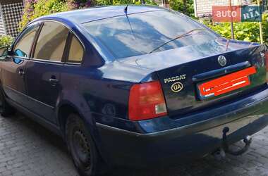 Седан Volkswagen Passat 1998 в Носовке