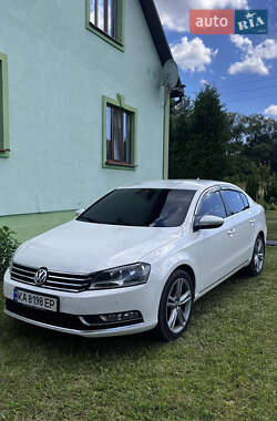 Седан Volkswagen Passat 2014 в Києві