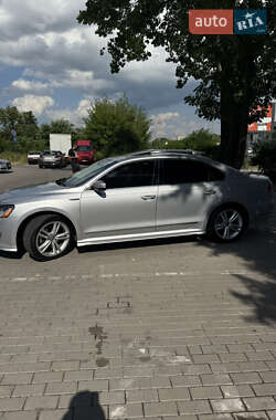 Седан Volkswagen Passat 2015 в 