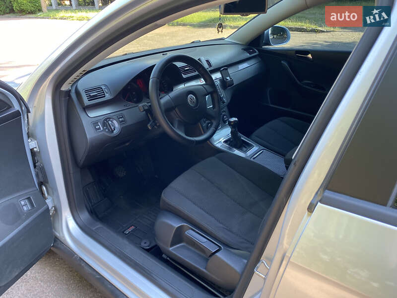 Седан Volkswagen Passat 2008 в Житомирі