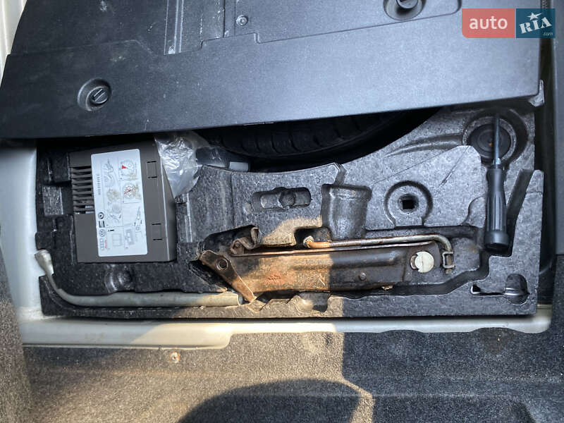 Седан Volkswagen Passat 2008 в Житомирі