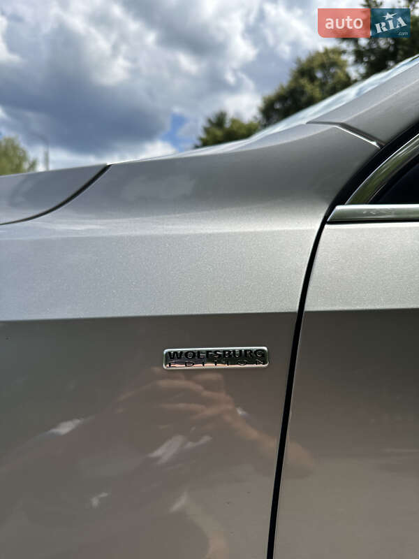 Седан Volkswagen Passat 2013 в Львове