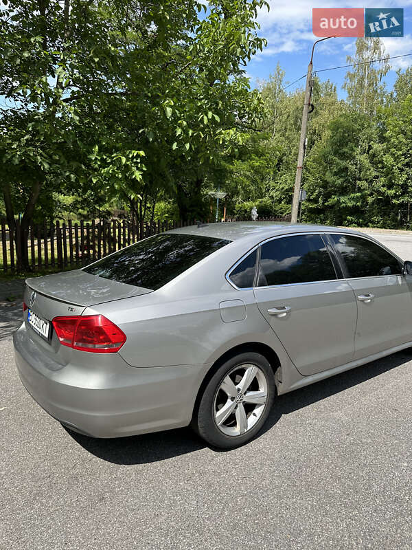 Седан Volkswagen Passat 2013 в Львове