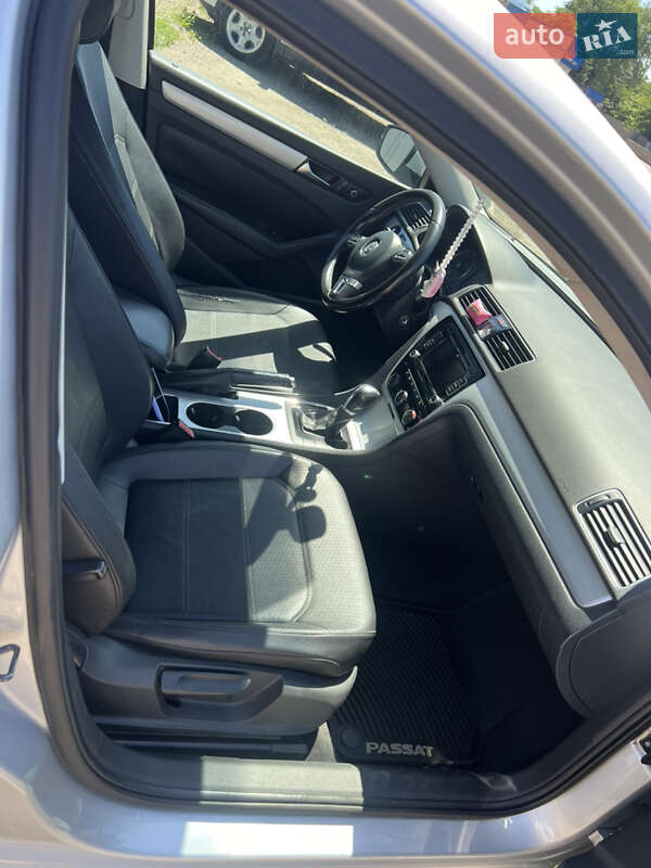 Седан Volkswagen Passat 2012 в Запорожье