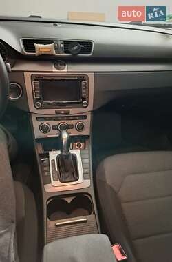 Універсал Volkswagen Passat 2013 в 