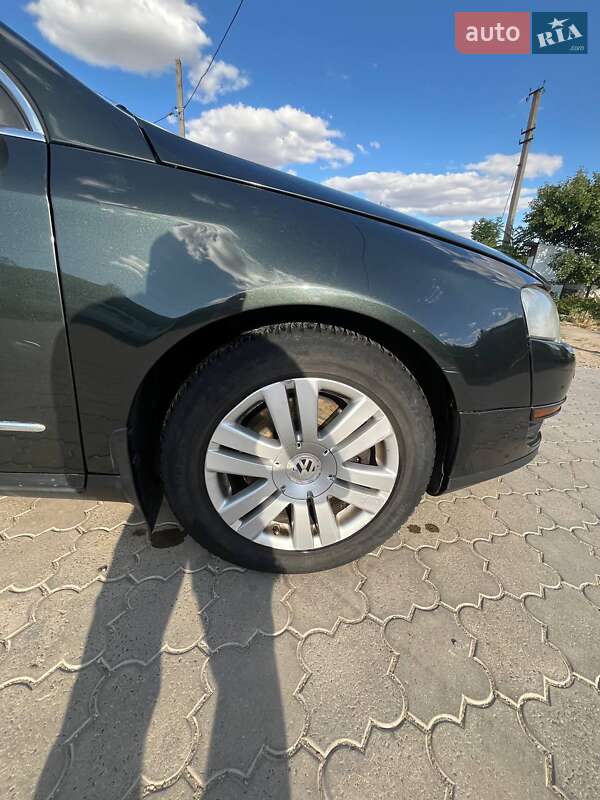 Седан Volkswagen Passat 2006 в Одессе