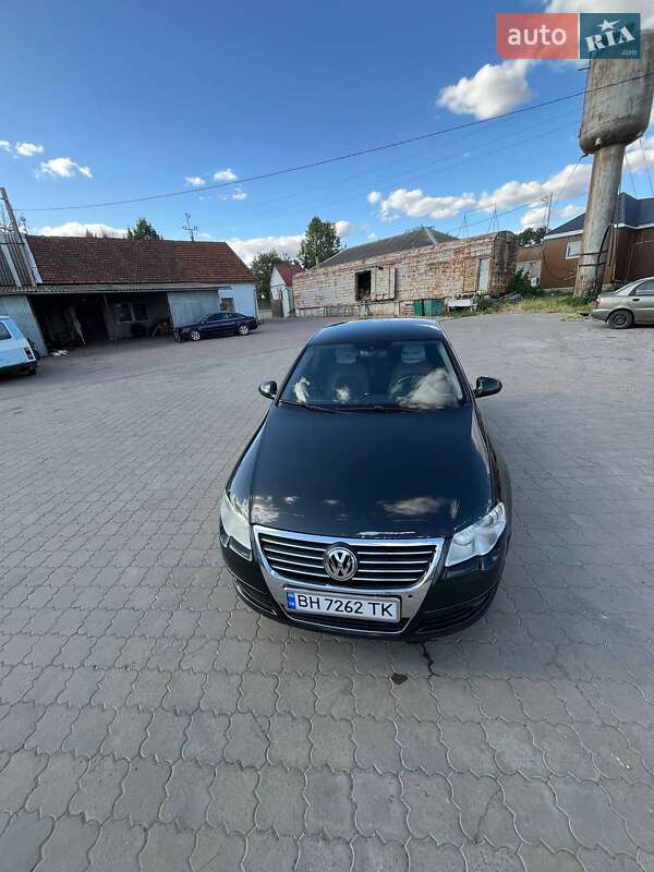 Седан Volkswagen Passat 2006 в Одессе