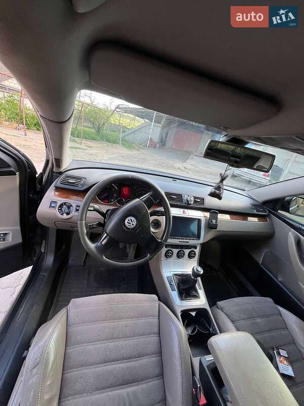 Седан Volkswagen Passat 2006 в Одессе