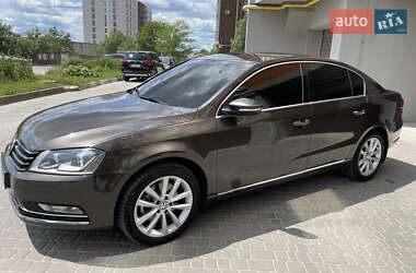 Седан Volkswagen Passat 2012 в 