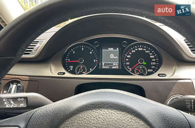 Седан Volkswagen Passat 2012 в 