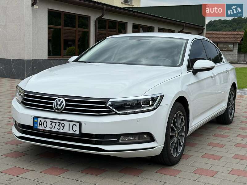 Седан Volkswagen Passat 2015 в Иршаве