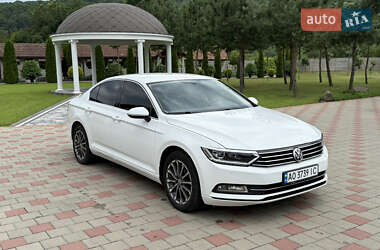 Седан Volkswagen Passat 2015 в Иршаве