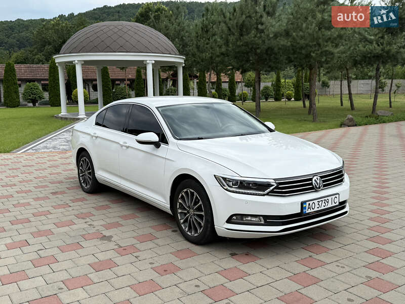 Седан Volkswagen Passat 2015 в Иршаве