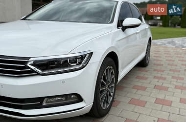 Седан Volkswagen Passat 2015 в Иршаве