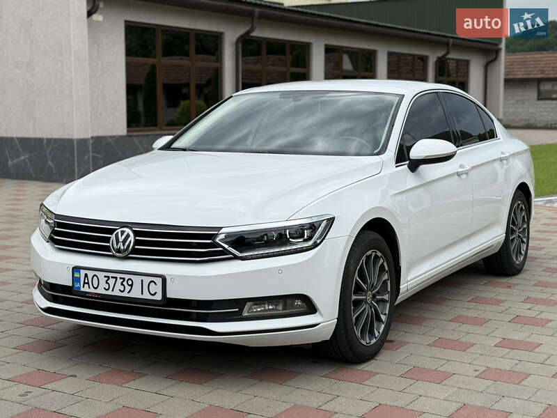Седан Volkswagen Passat 2015 в Иршаве