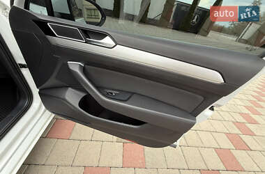 Седан Volkswagen Passat 2015 в Иршаве