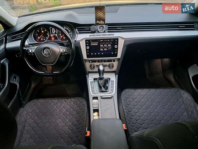 Седан Volkswagen Passat 2017 в Кременчуге