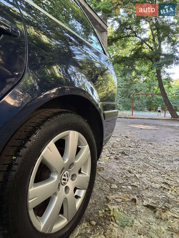 Універсал Volkswagen Passat 2001 в Одесі