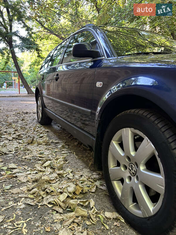 Універсал Volkswagen Passat 2001 в Одесі