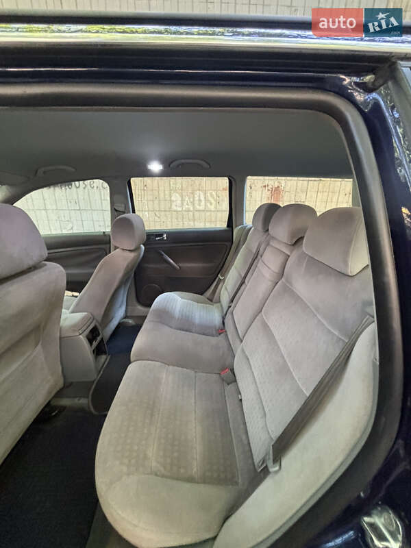 Універсал Volkswagen Passat 2001 в Одесі