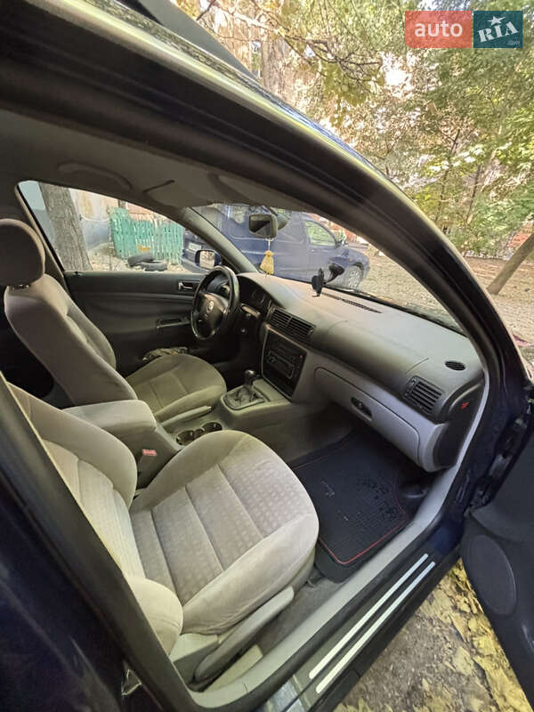 Універсал Volkswagen Passat 2001 в Одесі