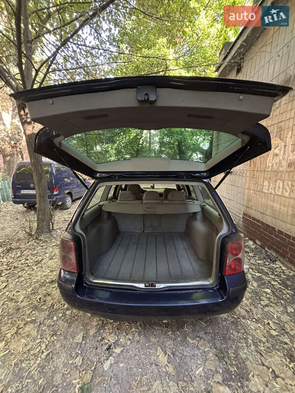 Універсал Volkswagen Passat 2001 в Одесі